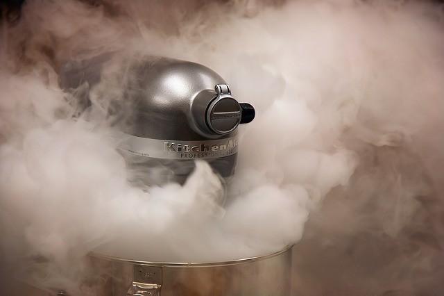 KitchenAid-beim-Ruehren