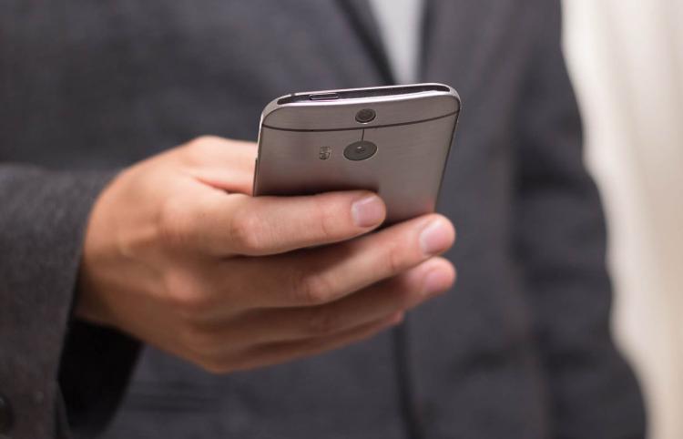 HTC Handy